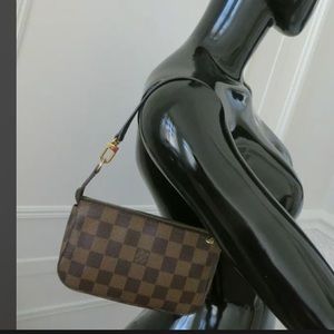 Louis Vuitton pochette